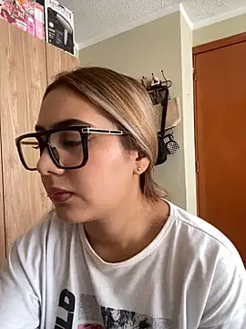 Živý XXX chat Miabonnett_