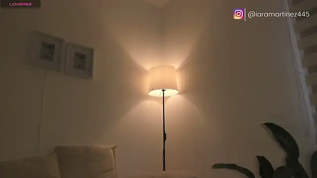 XXX chat uživo modela iara_martinez