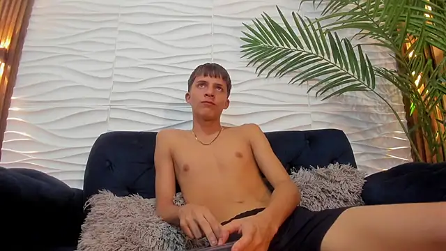 Вебкам-шоу Pavo_tv