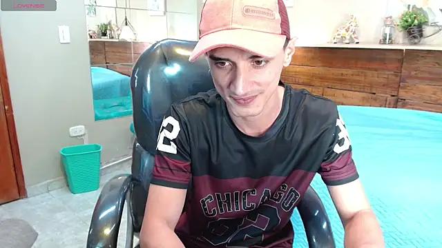 FelipeFriendly Live XXX Chat