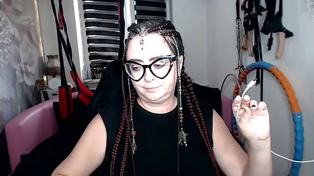 Czat XXX na żywo – MISSgoddessMARIA