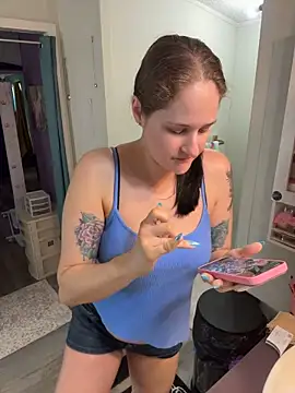lolabunny9 Show in webcam