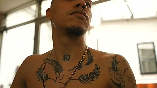 Chat +18 de AlphaMasterXxx ao vivo