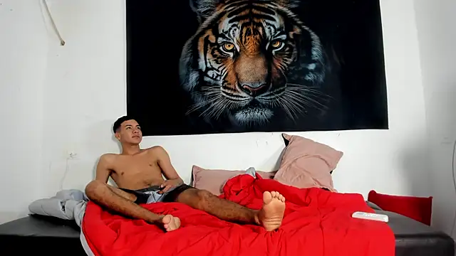 دردشة tyler_twink_boy الجنسية المباشرة