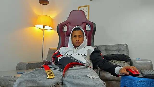 supreme_badboy2's Live XXX Chat