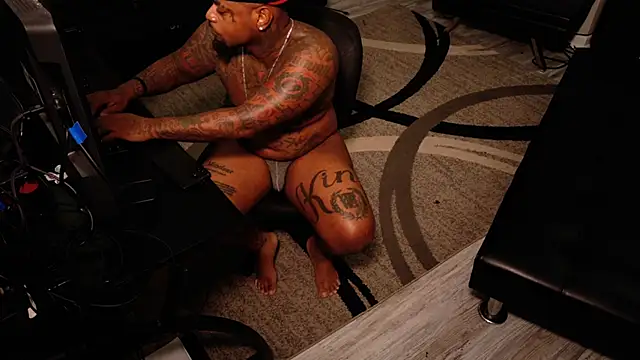 Show modela SLANGONDEMHOES na web-kameri