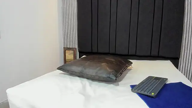 XXX chat uživo modela FELIPE_DIAMOND