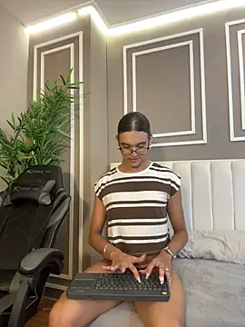 Chat XXX en directo de Luxa_Velvet