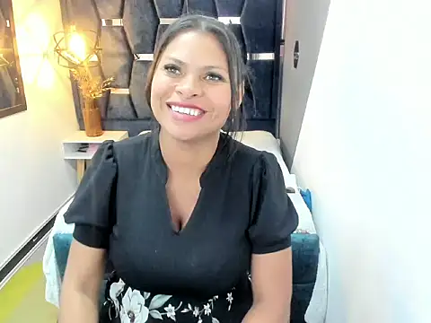 Chat +18 de Kataleya_Hot__ ao vivo