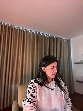 Aliinak live XXX chat