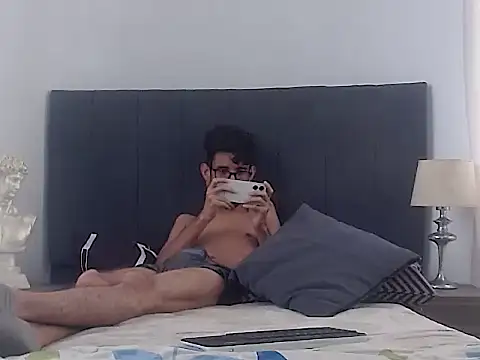 Chat +18 de sasuke_bigcock ao vivo