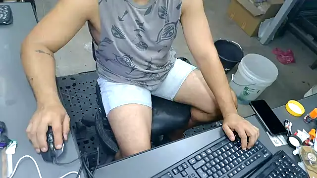 BustedCall Pertunjukan Webcam