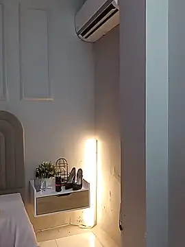 Nahomyrain Adlı Modelin Canlı XXX Sohbeti