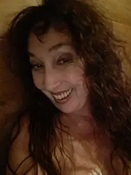 GypsyEsmeralda – Naživo XXX chat
