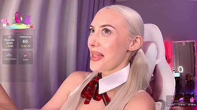 LoryWood's Live XXX Chat