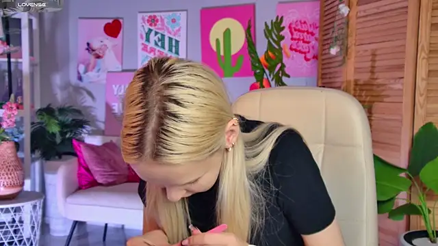 MaoqiBeverly Chat XXX in diretta