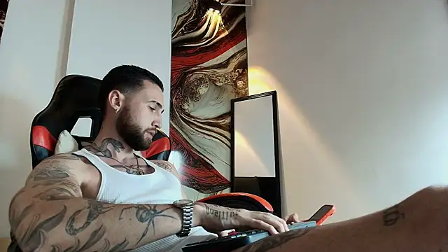 Luke_davis01 élő XXX-chatje