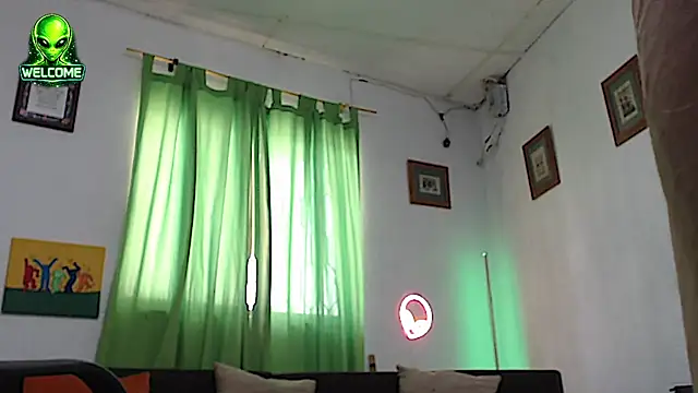 alpha_zomのライブXXXチャット