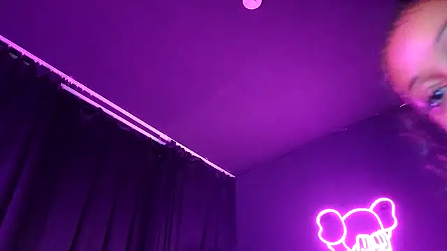 MZZZWETWET's Live XXX Chat
