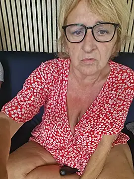 phryna@xh live XXX chat