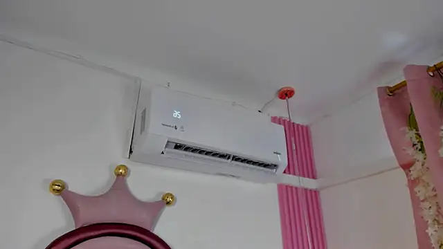 Mia_Jansen Adlı Modelin Canlı XXX Sohbeti