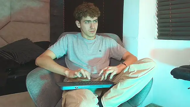 Chatroom XXX en direct de Tyler_Mcrey