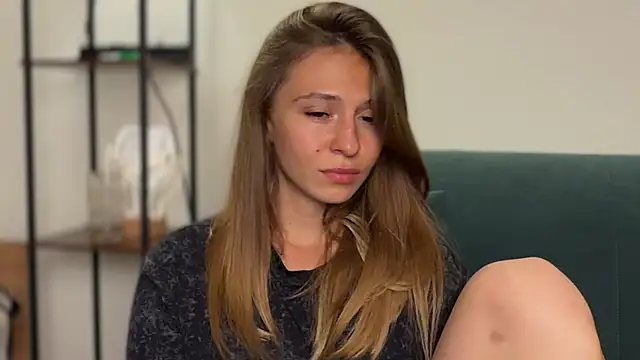 LovelyKatea XXX чат на живо