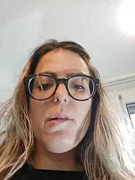 XXX chat uživo modela dolcehelena993