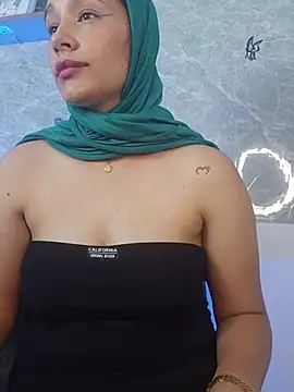 Shana-Jamil Live XXX-chat