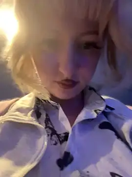 צ'אט XXX בשידור חי של RonnieKiss