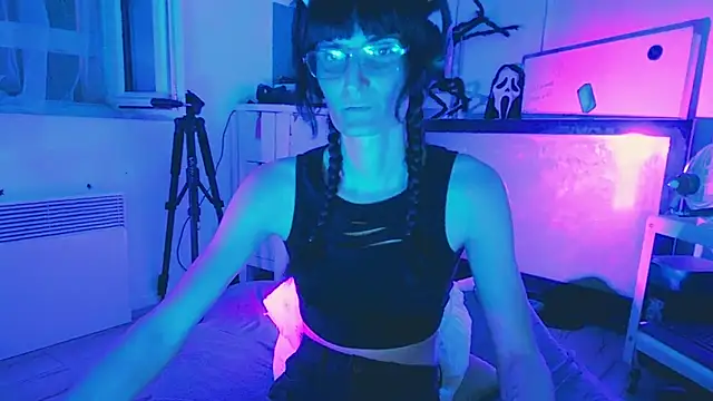 CeriseLapine's Live XXX Chat