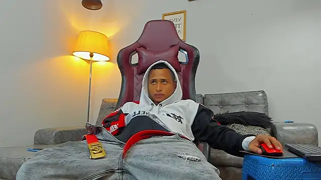 supreme_badboy2 live XXX chat