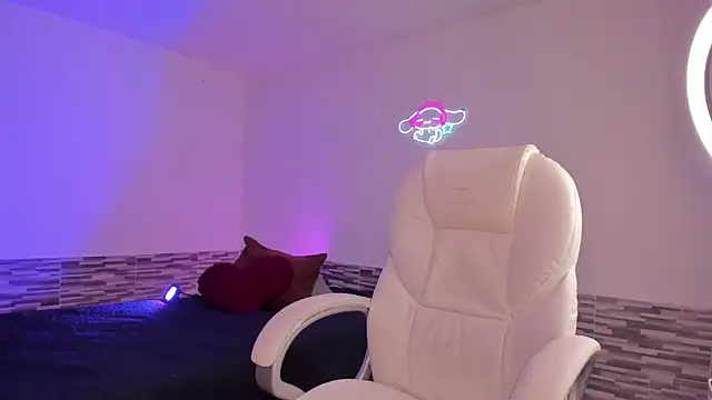 KittyVelve's Live XXX Chat