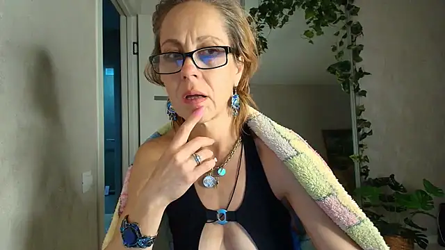 LioraWeiss Live XXX Chat