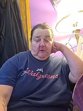 צ'אט XXX בשידור חי של dawnie802