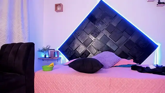 Онлайн чат XXX Sarah_miel