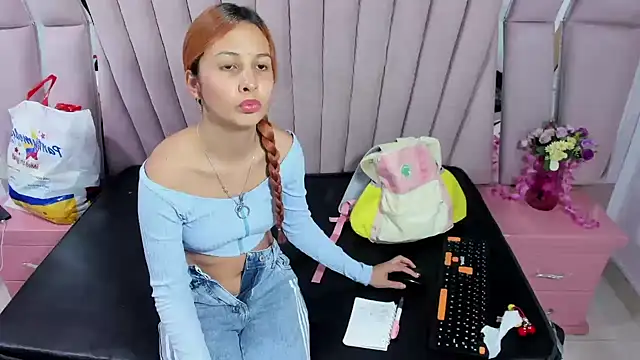 Paris_Petit's Live XXX Chat