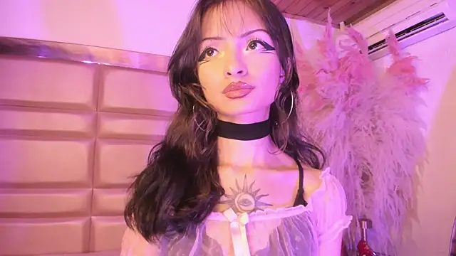 MaddieStark Adlı Modelin Canlı XXX Sohbeti