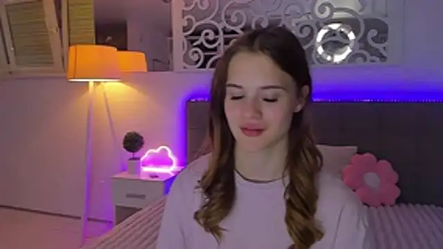 LuisaClover: απευθείας συνομιλία ΧΧΧ