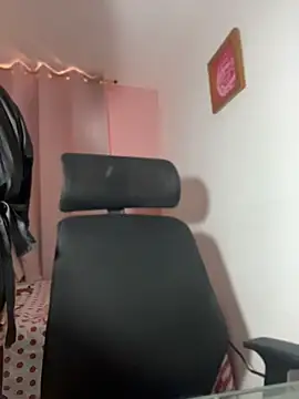 XXX chat uživo modela Melody_Fox26