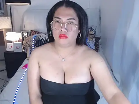 hugecockpaula 现场XXX聊天