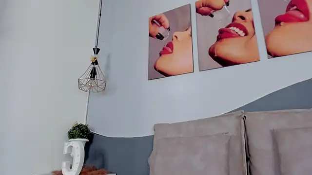 צ'אט XXX בשידור חי של CannelaSmith