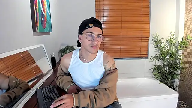 XXX chat uživo modela Andy_Joy_