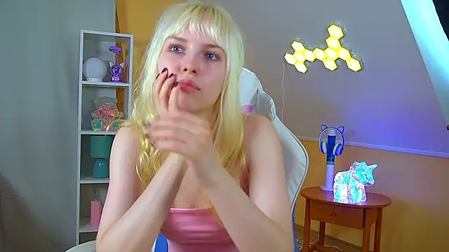 HannahHollis Adlı Modelin Canlı XXX Sohbeti