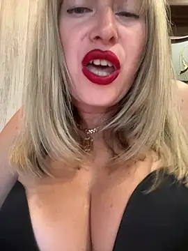 XXX chat uživo modela Kittenforyou