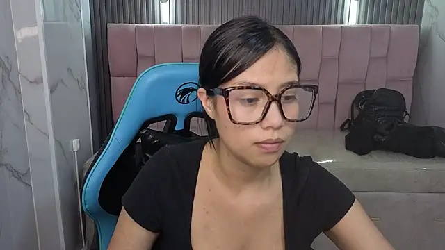 Eimy18_b Chat XXX live