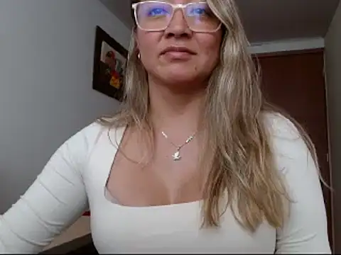 officialRoseVelvet's Live XXX Chat