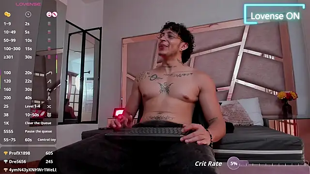 צ'אט XXX בשידור חי של JayTaylorr