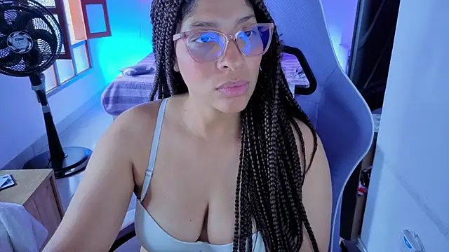 DannaBerry Adlı Modelin Canlı XXX Sohbeti