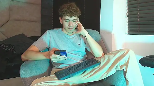 Онлайн чат XXX Tyler_Mcrey